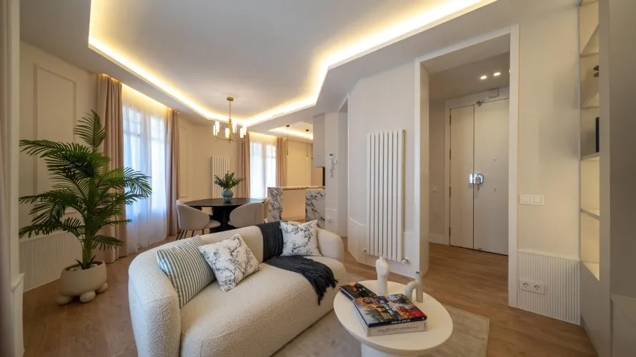 Apartamento de 2 dormitorios en Madrid, Spain No. 823 № 1