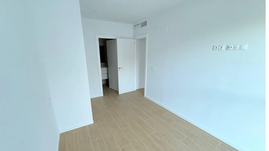 Apartamento de 1 dormitorio en Dénia, Spain No. 947 № 2