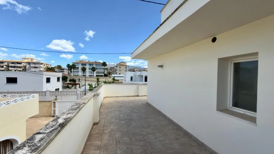Сasa de 4 dormitorios en Albir, Spain No. 1165 № 7