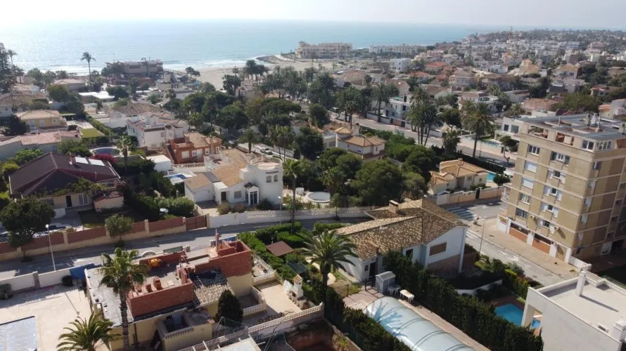 Villa de 4 dormitorios en La Zenia, Spain No. 265 № 13