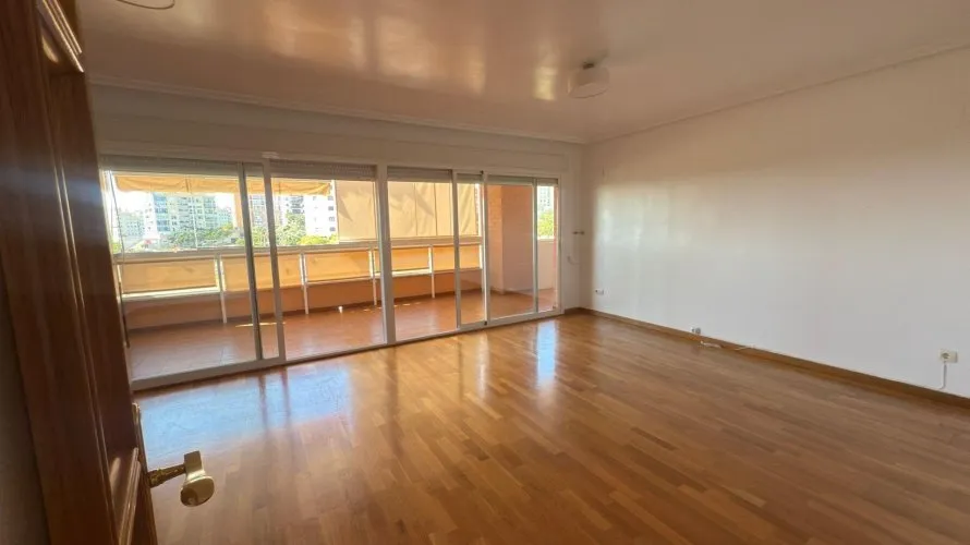 Apartamento de 3 dormitorios en Alicante, Spain No. 126 № 7
