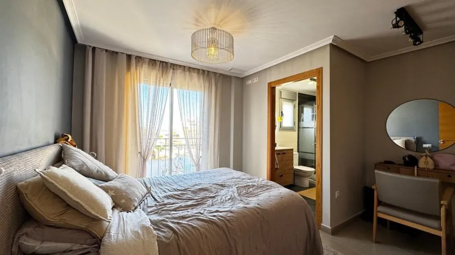 Apartamento de 3 dormitorios en Nueva Torrevieja, Spain No. 1183 № 16