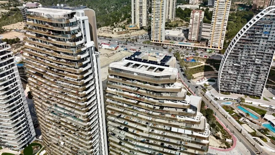 Ático de 3 dormitorios en Benidorm, Spain No. 1041 № 2
