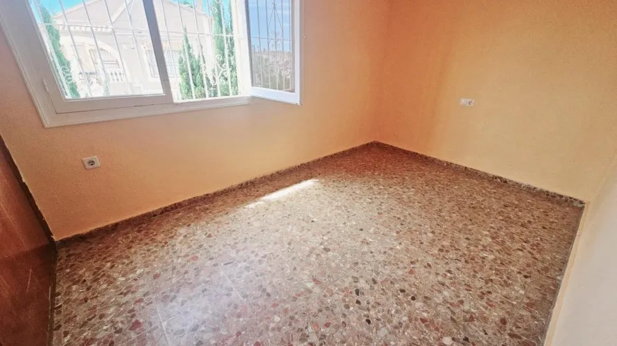 Apartamento de 4 dormitorios en Torrevieja, Spain No. 1093 № 12