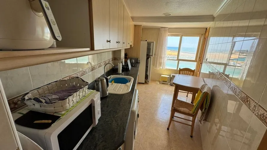 Apartamento de 3 dormitorios en Torrevieja, Spain No. 787 № 8