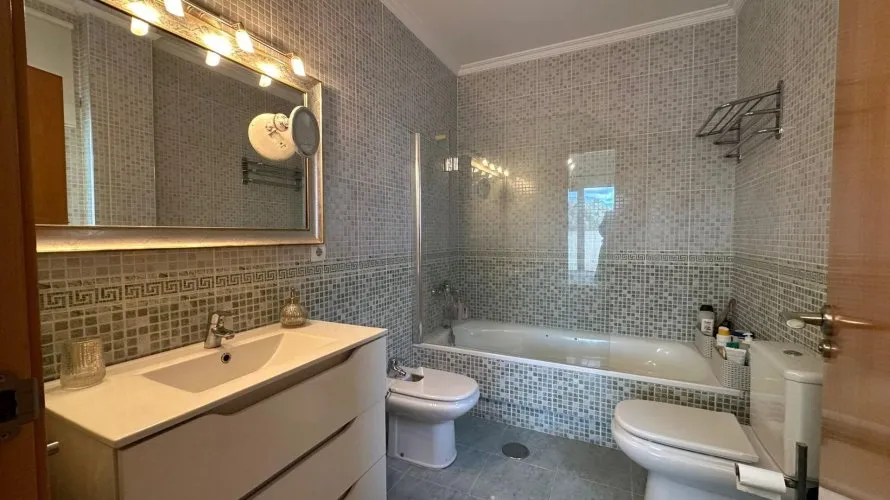 Apartamento de 4 dormitorios en L'Alfàs del Pi, Spain No. 1023 № 23