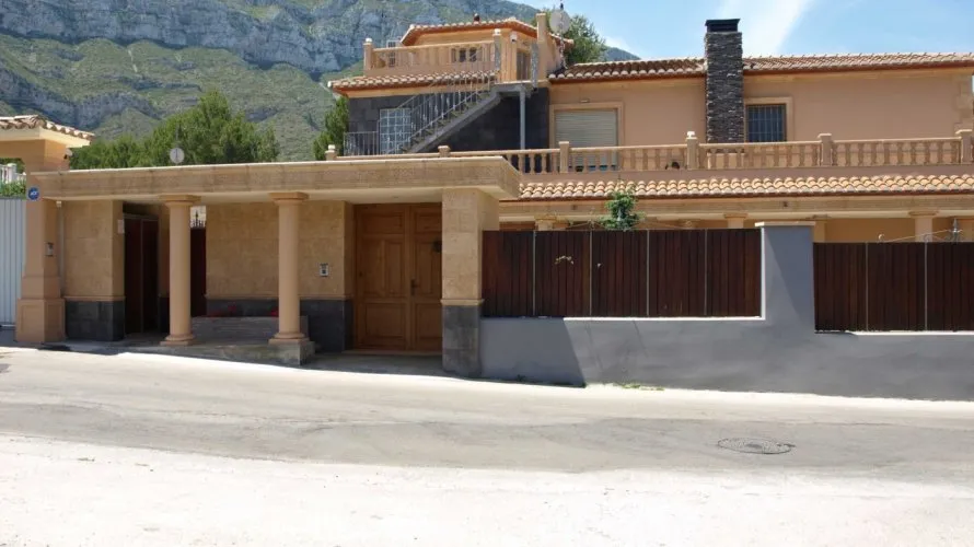 Villa de 11 dormitorios en Dénia, Spain No. 289