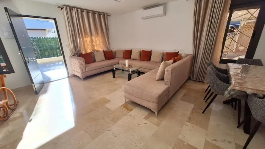 Сasa de 3 dormitorios en Torrevieja, Spain No. 940 № 5