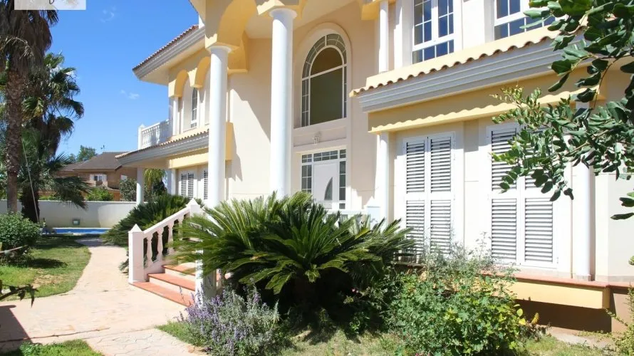 Apartamento de 4 dormitorios en L'Eliana, Spain No. 1313 № 13
