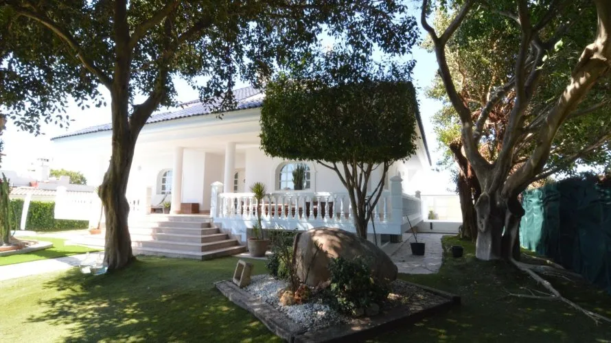 Villa de 4 dormitorios en Torrevieja, Spain No. 113