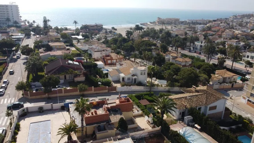 Villa de 4 dormitorios en La Zenia, Spain No. 265 № 12