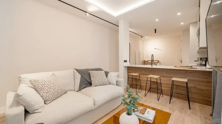 Apartamento de 3 dormitorios en Madrid, Spain No. 550 № 2