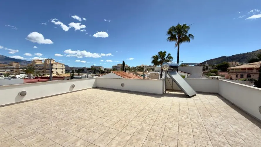 Сasa de 4 dormitorios en Albir, Spain No. 1165 № 12