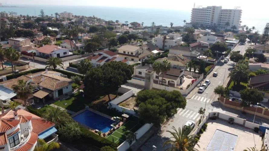 Villa de 4 dormitorios en La Zenia, Spain No. 265 № 11