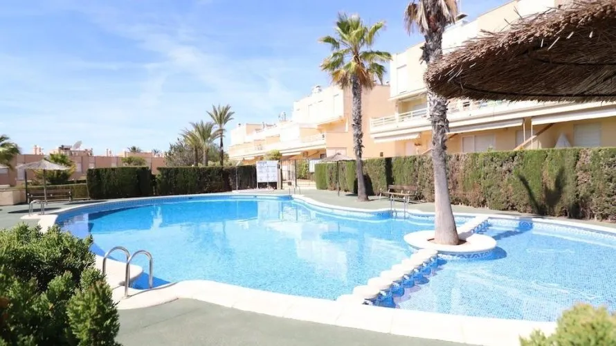 Сasa de 3 dormitorios en Cabo Roig, Spain No. 1410 № 24