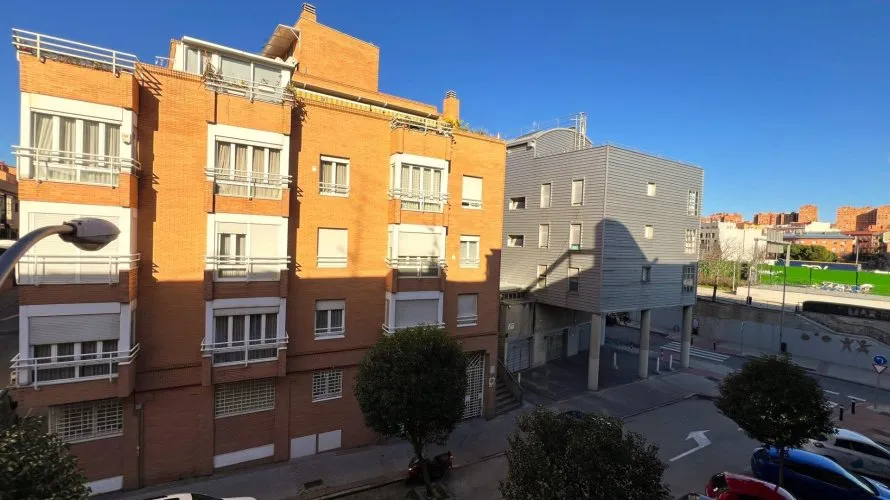 Apartamento de 1 dormitorio en Madrid, Spain No. 993 № 3