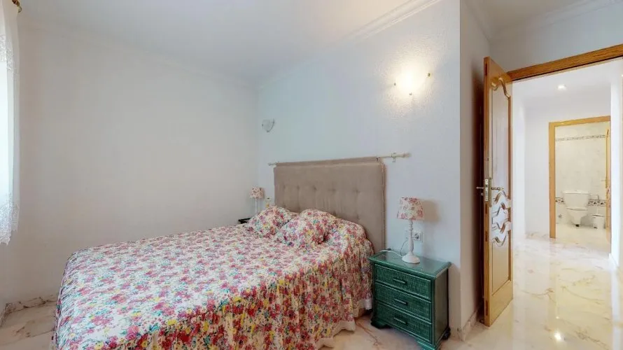 Villa de 7 dormitorios en Maryvilla, Spain No. 397 № 22