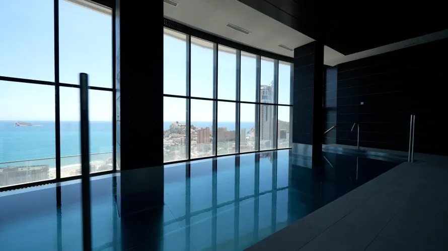 Apartamento de 2 dormitorios en Benidorm, Spain No. 1281
