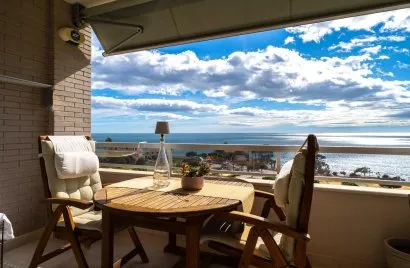 Apartamento de 4 dormitorios en Villajoyosa, Spain No. 1036