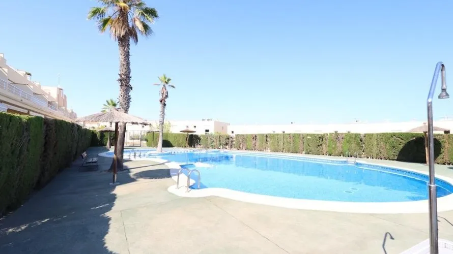 Сasa de 3 dormitorios en Cabo Roig, Spain No. 1410 № 20