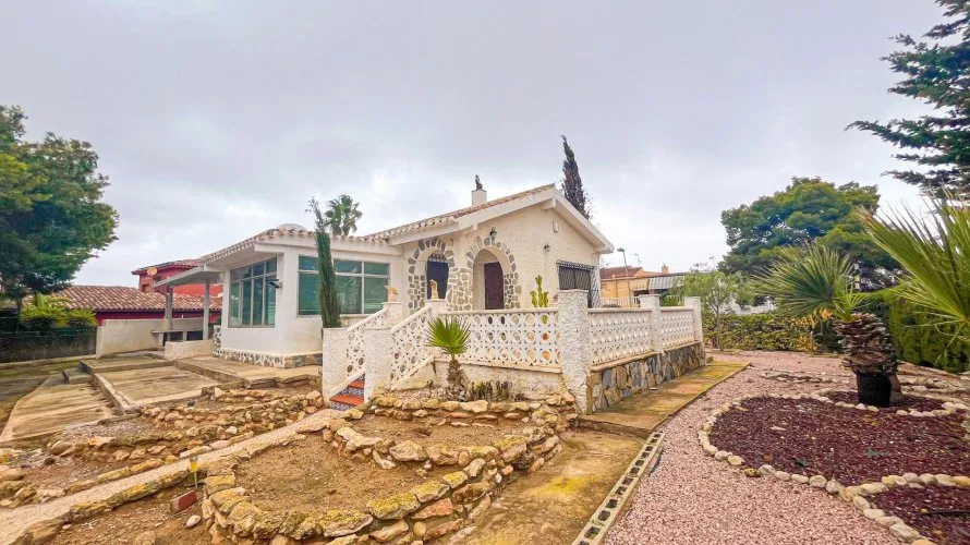 Villa de 3 dormitorios en Los Balcones, Spain No. 629 № 7