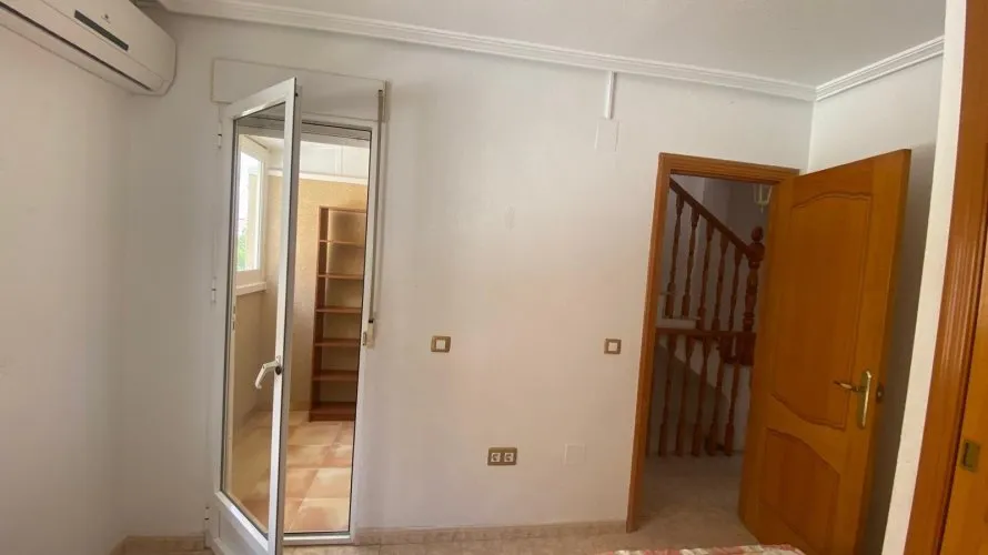 Сasa de 3 dormitorios en Torrevieja, Spain No. 1135 № 12