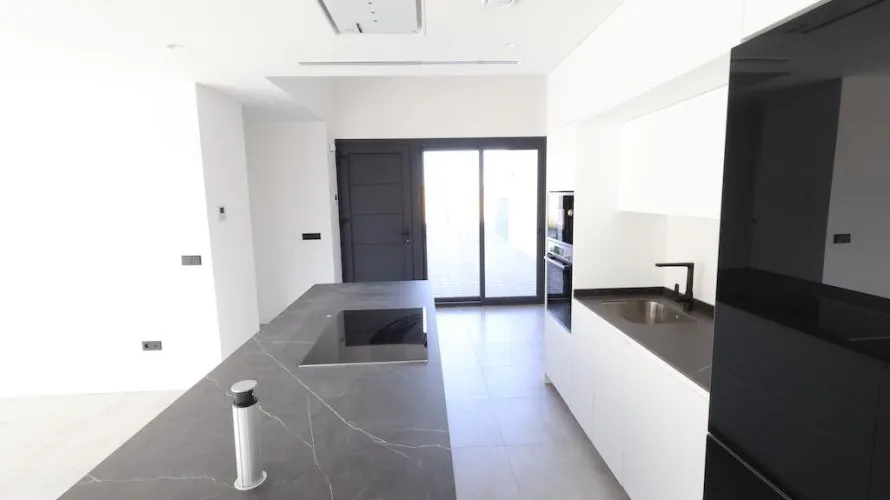 Apartamento de 3 dormitorios en Los Alcázares, Spain No. 654 № 1
