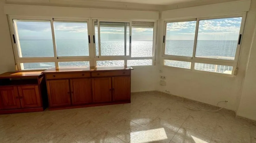 Apartamento de 4 dormitorios en Torrevieja, Spain No. 977 № 4