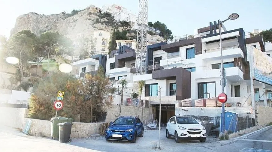 Apartamento de 4 dormitorios en Benidorm, Spain No. 339 № 10