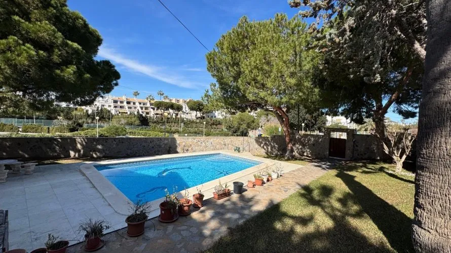 Villa de 3 dormitorios en Cabo Roig, Spain No. 106 № 2
