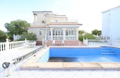 Apartamento de 5 dormitorios en Alicante, Spain No. 926