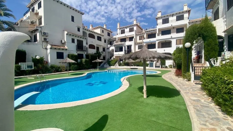 Apartamento de 2 dormitorios en Cabo Roig, Spain No. 1352 № 4