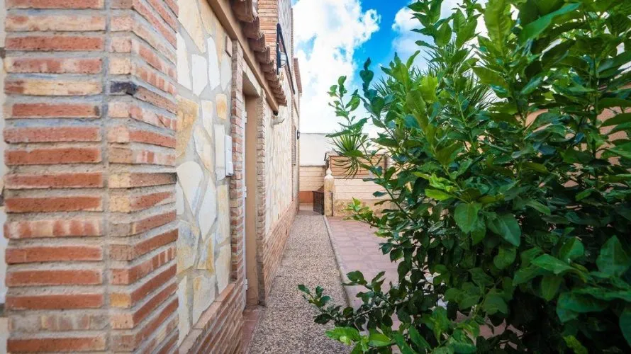 Villa de 4 dormitorios en Alicante, Spain No. 831 № 28