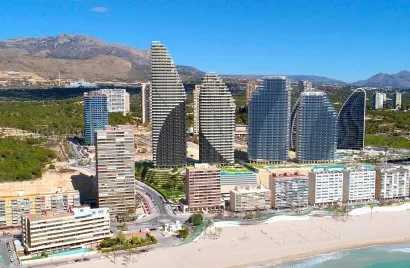 Apartamento de 4 dormitorios en Benidorm, Spain No. 425