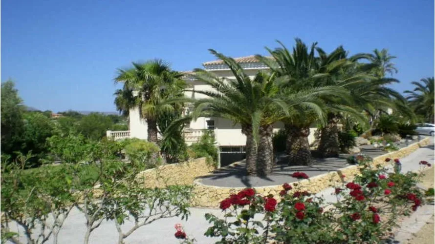 Villa de 5 dormitorios en L'Alfàs del Pi, Spain No. 475 № 3