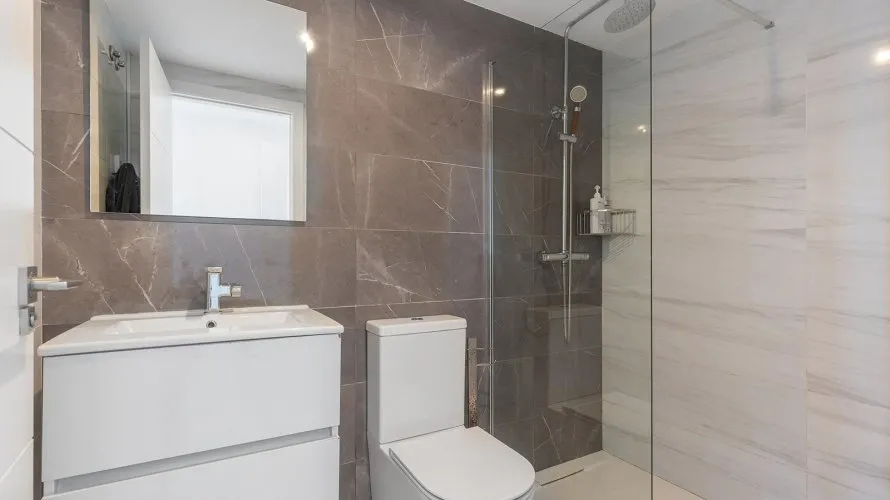 Apartamento de 2 dormitorios en Torrevieja, Spain No. 1192 № 8