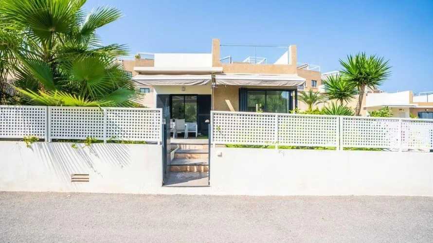 Villa de 3 dormitorios en La Zenia, Spain No. 797 № 18