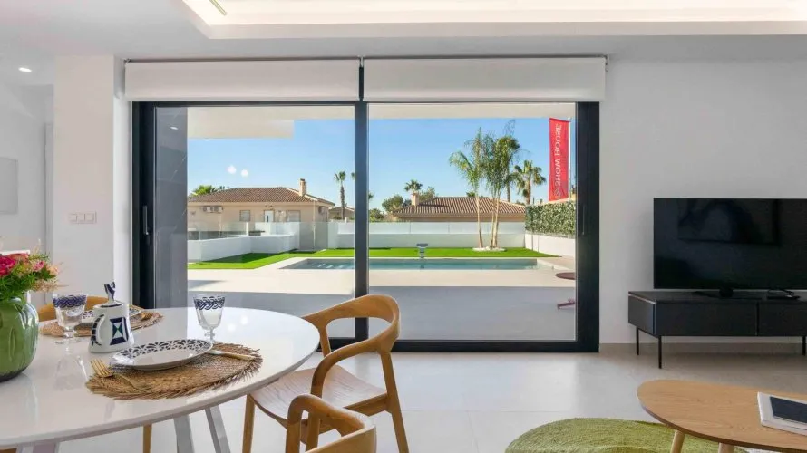 Villa de 3 dormitorios en Rojales, Spain No. 516 № 3