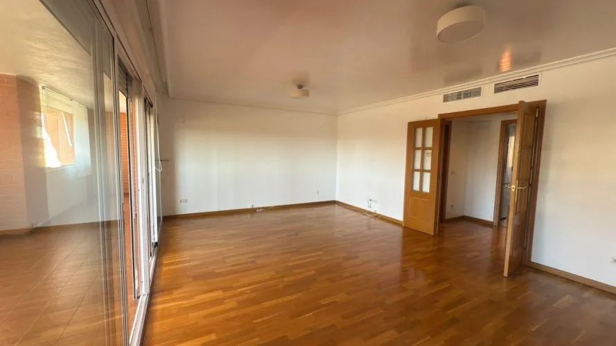 Apartamento de 3 dormitorios en Alicante, Spain No. 126 № 8