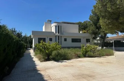 Villa de 5 dormitorios en San Vicente del Raspeig, Spain No. 1106