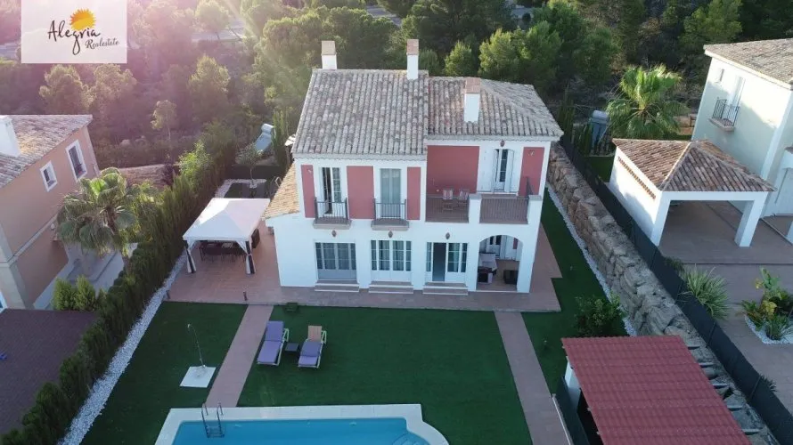 Villa de 4 dormitorios en Finestrat, Spain No. 260 № 26