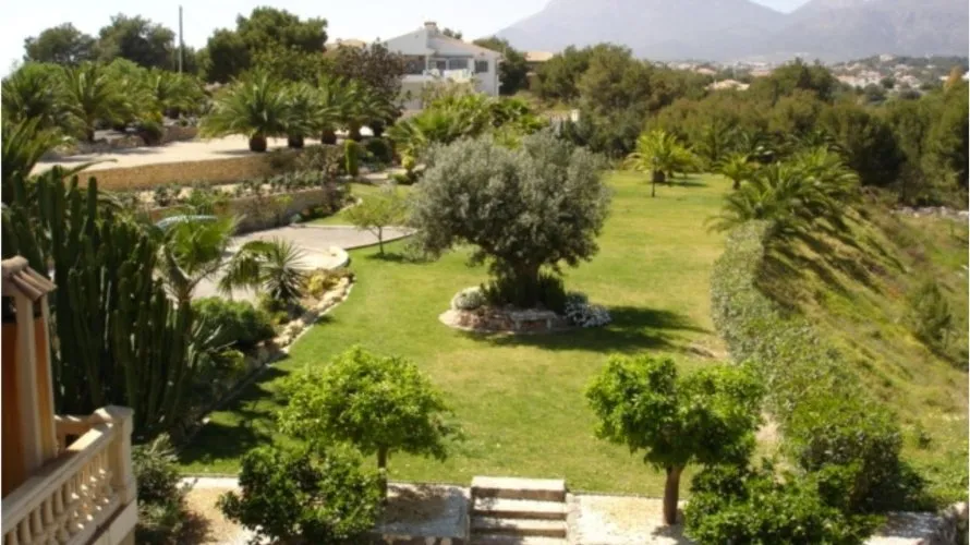 Villa de 5 dormitorios en L'Alfàs del Pi, Spain No. 475 № 1