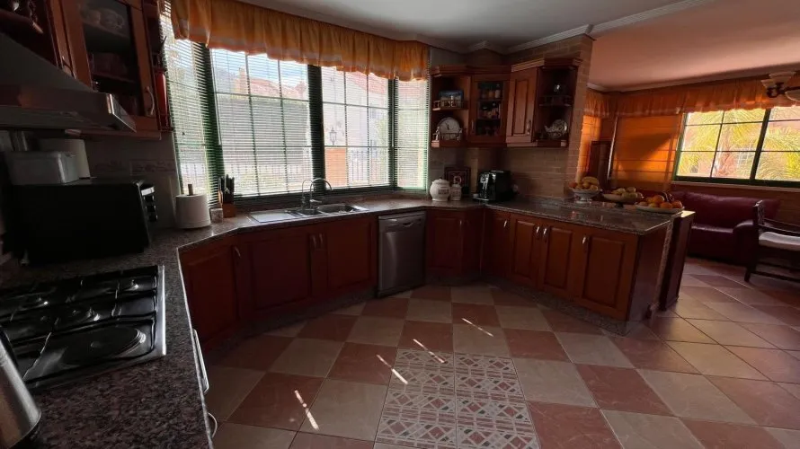 Villa de 480m² en Benidorm, Spain No. 656 № 28