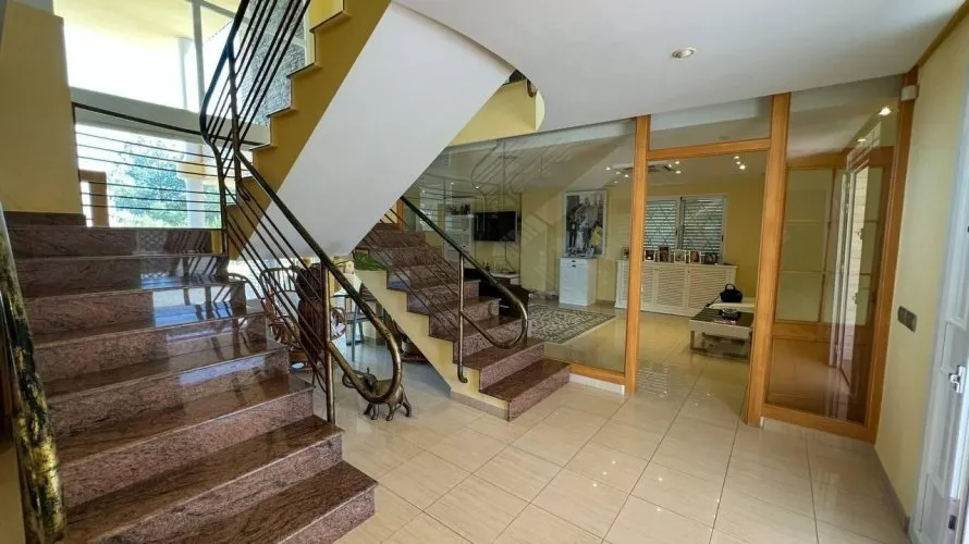 Apartamento de 4 dormitorios en Manises, Spain No. 1312 № 8