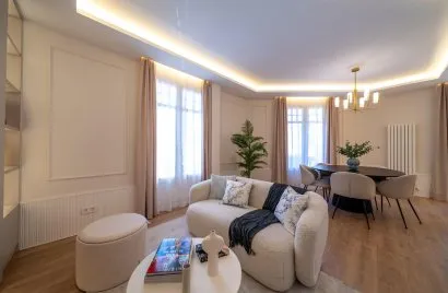 Apartamento de 2 dormitorios en Madrid, Spain No. 823