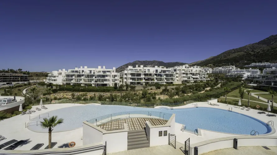 Apartamento de 3 dormitorios en Fuengirola, Spain No. 98 № 7