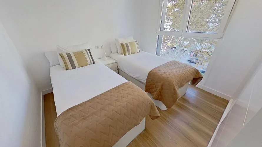 Apartamento de 2 dormitorios en Benidorm, Spain No. 107 № 3