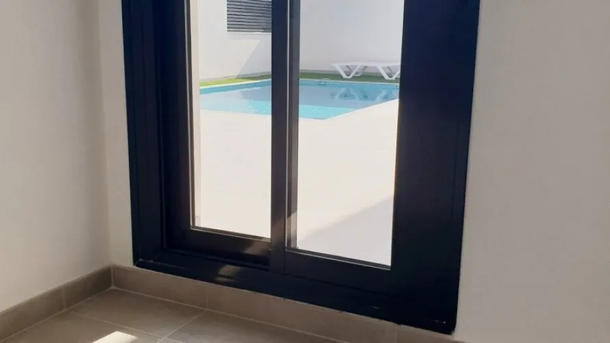 Villa de 3 dormitorios en Pinar De Campoverde, Spain No. 345 № 2