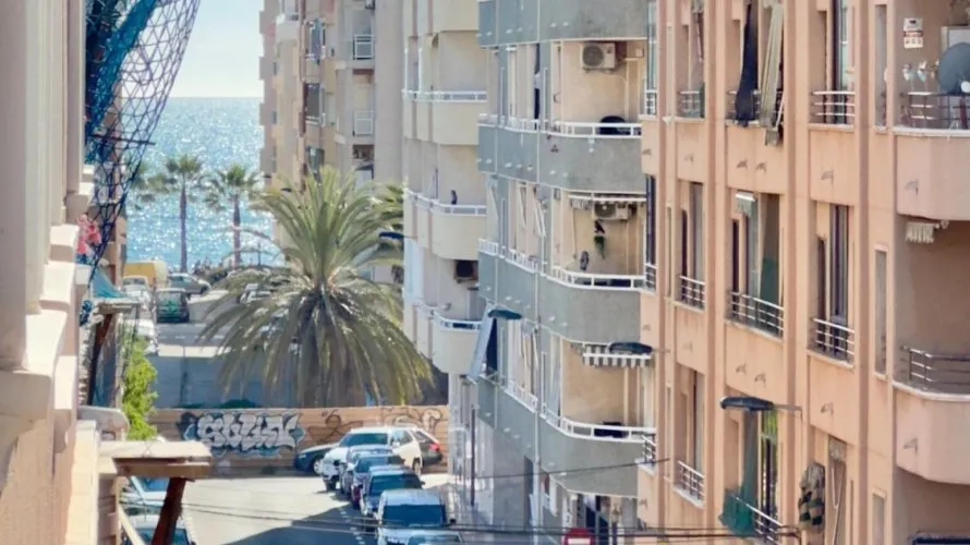 Apartamento de 3 dormitorios en Torrevieja, Spain No. 1321 № 27