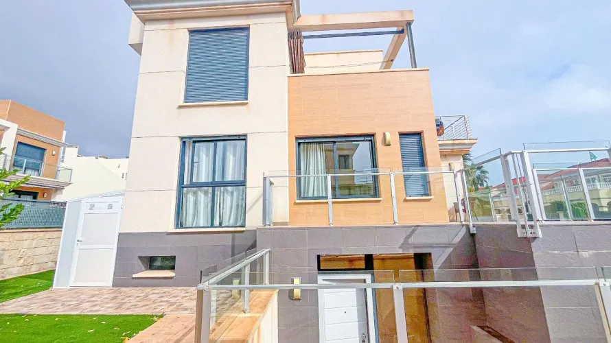 Villa de 5 dormitorios en La Zenia, Spain No. 1270 № 20